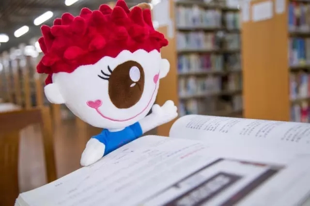深圳大学吉祥物 励励