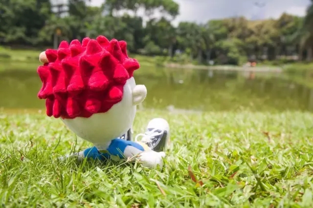 深圳大学吉祥物 励励